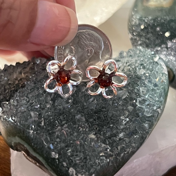 Brand new without tags. Sterling Silver Flower Earrings with Amber center Stone - Picture 6 of 6